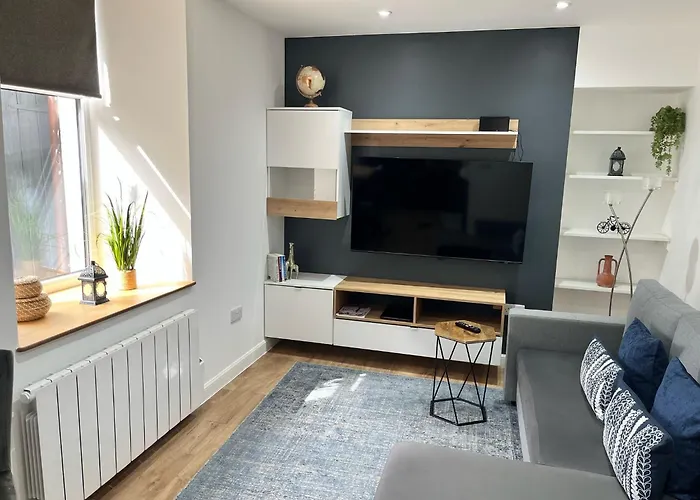 51 Innes Street Apartment